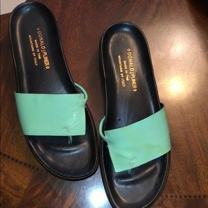 Donald J Pliner Fiji